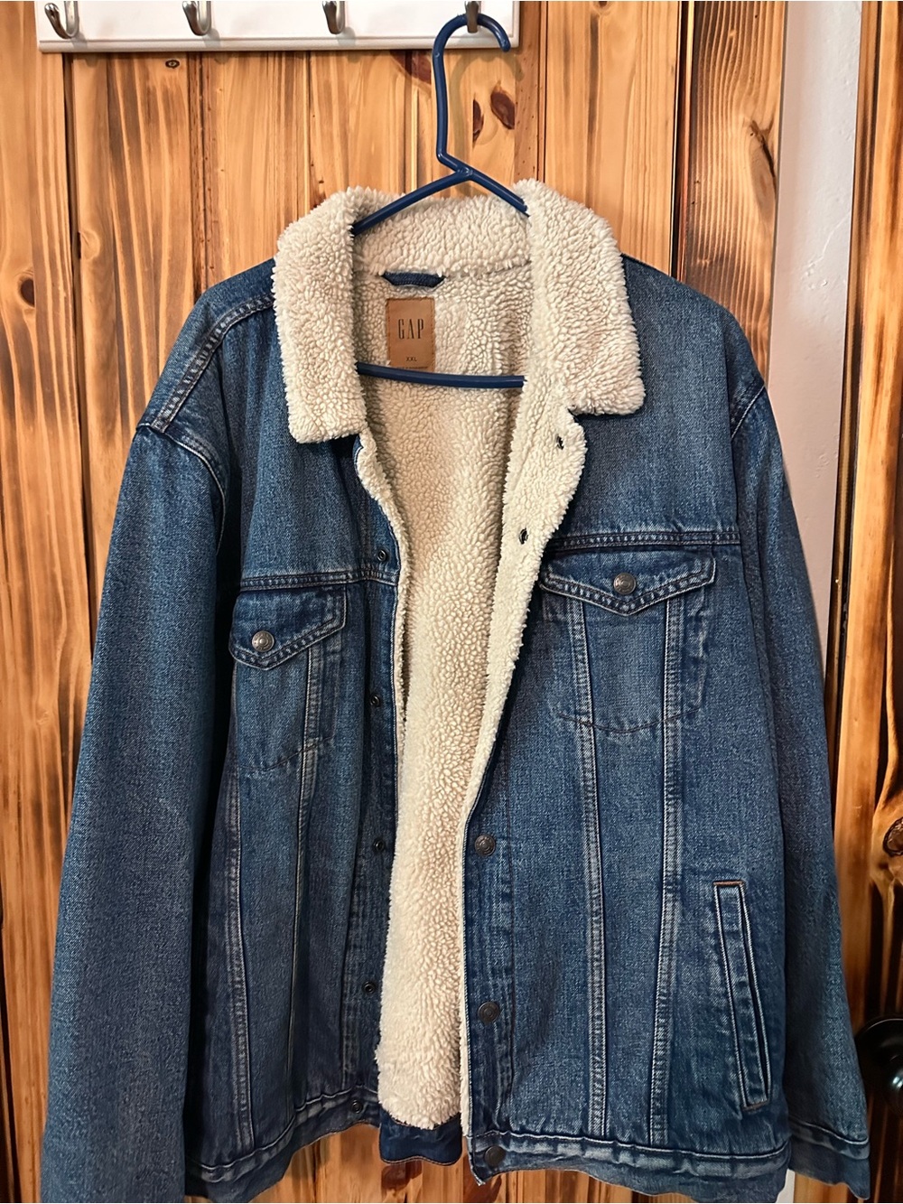 GAP Men’s Blue Denim Jacket with Cream Sherpa Lining